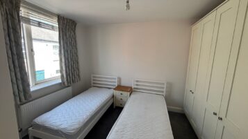 Bed 2 resized