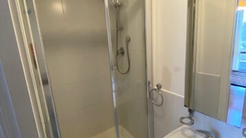 En-Suite (2)